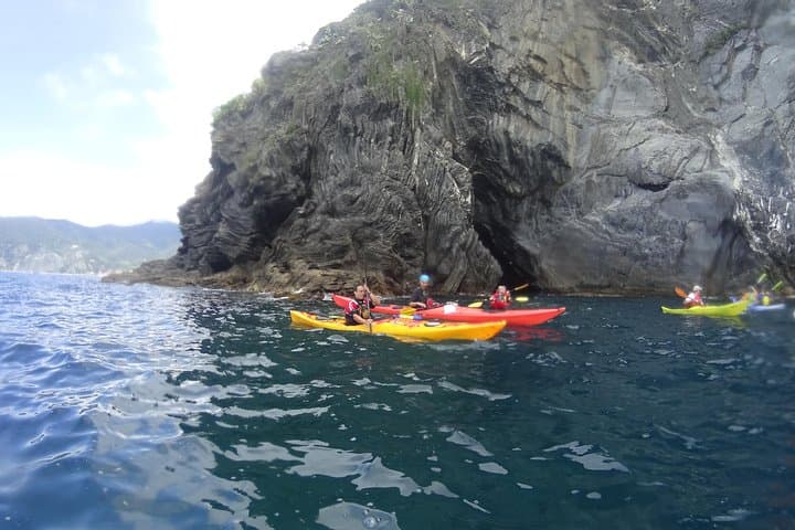Paddle along the Cinque Terre
