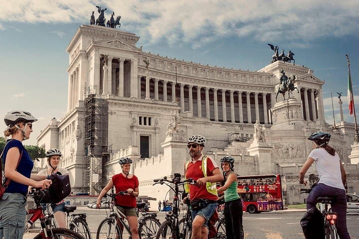 Rome City Small Group Bike Tour with quality Bike or E-Bike