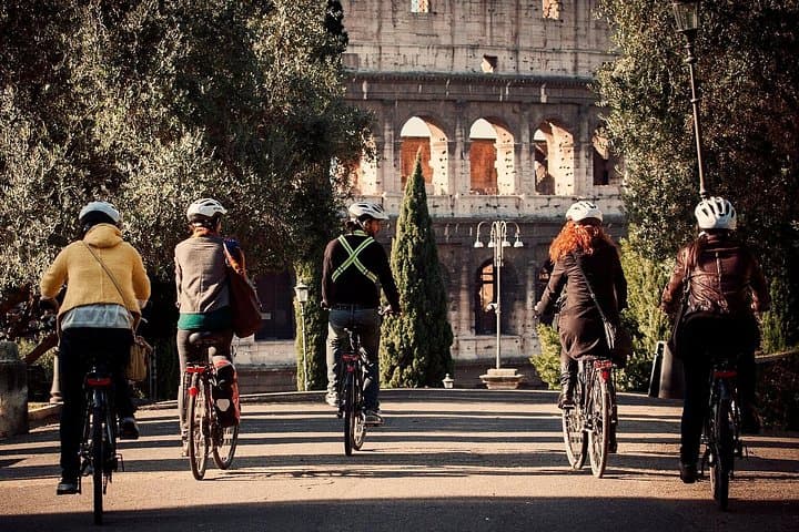 Rome City Small Group Bike Tour with quality Bike or E-Bike