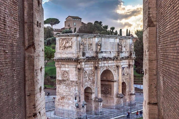 Private Colosseum Tour with Gladiator Arena Floor, Forum and Palatine Hill