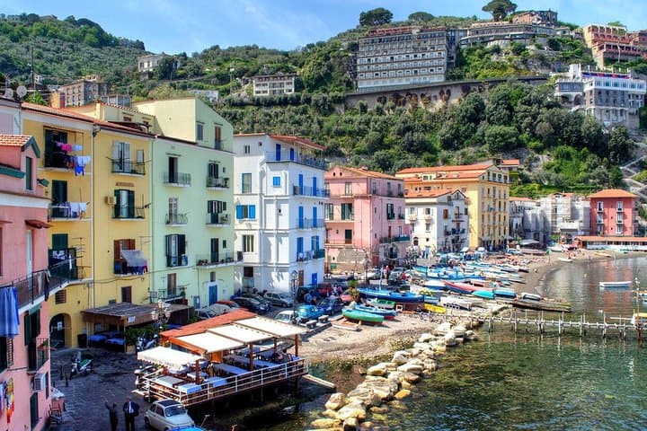 Private Guided Tour Of Capri - Sorrento & Pompeii