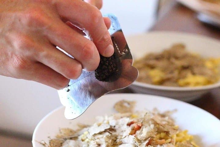 Truffle hunting near Rome with 7-course lunch