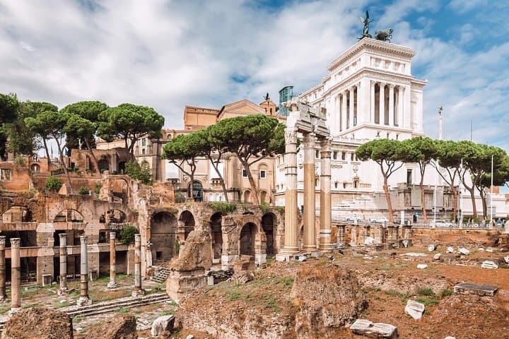 Colosseum and Roman Forum Group Tour or Audio Guided tours