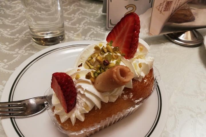 Tasty Ancient Naples & San Gregorio Armeno Food, Wine and Sightseeing Tour