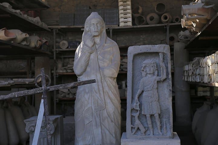 VIP Pompeii Tour including Newly Opened Houses With Archaeologist