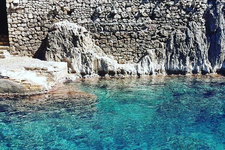 Capri Small-Group Boat Day Tour from Sorrento