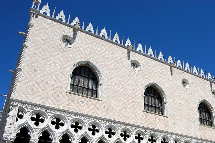 Venice Walking Tour with Basilica & Doge’s Palace