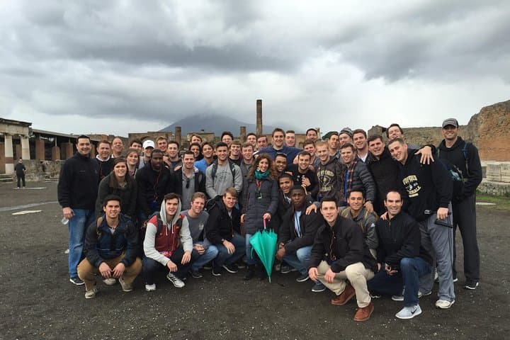 Tour in the ruins of Pompeii with an archaeologist