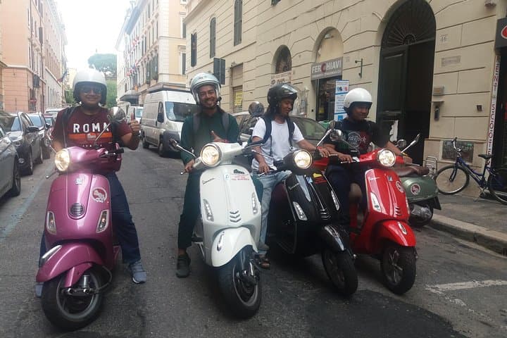 Vespa Rental in Rome 24 hours