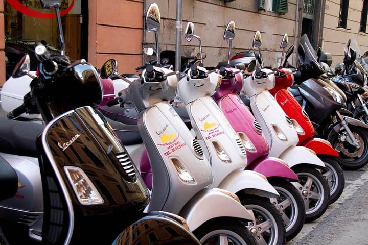 Vespa Rental in Rome 24 hours