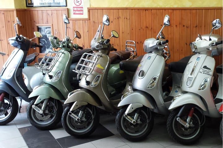 Vespa Rental in Rome 24 hours