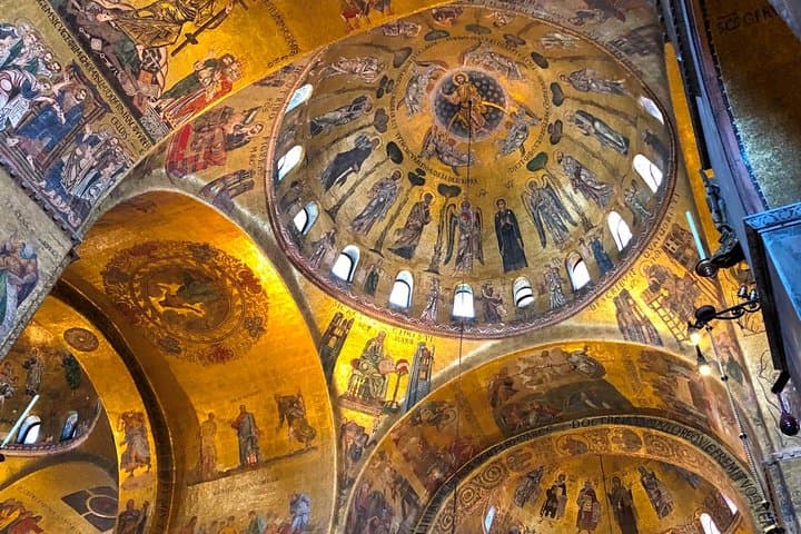 One-Day Venice: Skip-the-Line St. Mark’s Basilica, Walk & Gondola