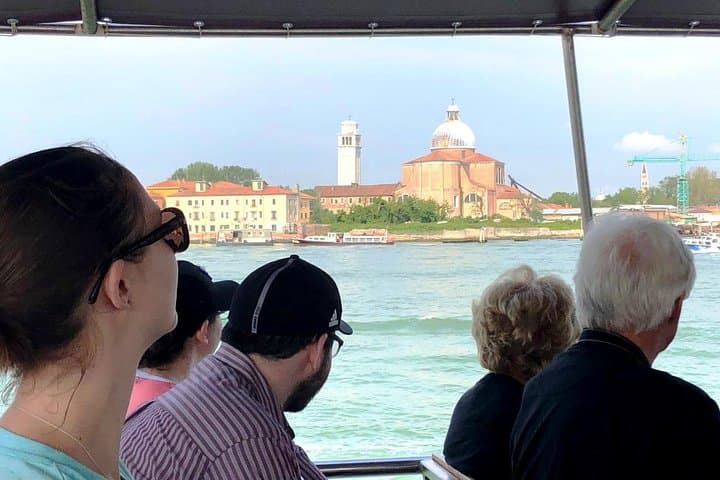 Half-Day Motorboat Cruise to Venice Lagoon Islands Murano and Burano