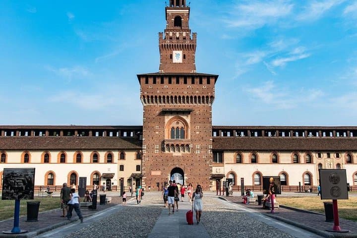 Milan private guided walking tour