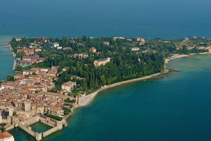 Sirmione & Verona, Lake Garda, private tour from Milan, by car.