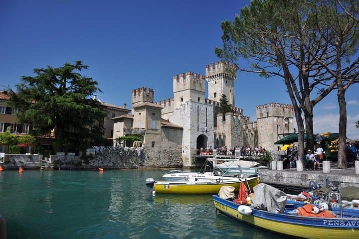 Sirmione & Verona, Lake Garda, private tour from Milan, by car.