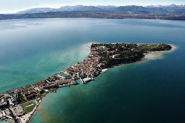 Sirmione & Verona, Lake Garda, private tour from Milan, by car.