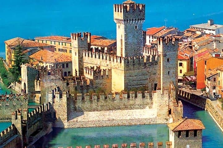 Sirmione & Verona, Lake Garda, private tour from Milan, by car.