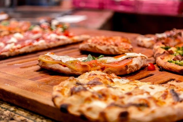 Traditonal Roman Pizza