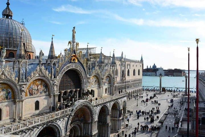 One-Day Venice: Skip-the-Line St. Mark’s Basilica, Walk & Gondola