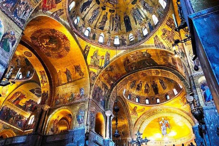 One-Day Venice: Skip-the-Line St. Mark’s Basilica, Walk & Gondola