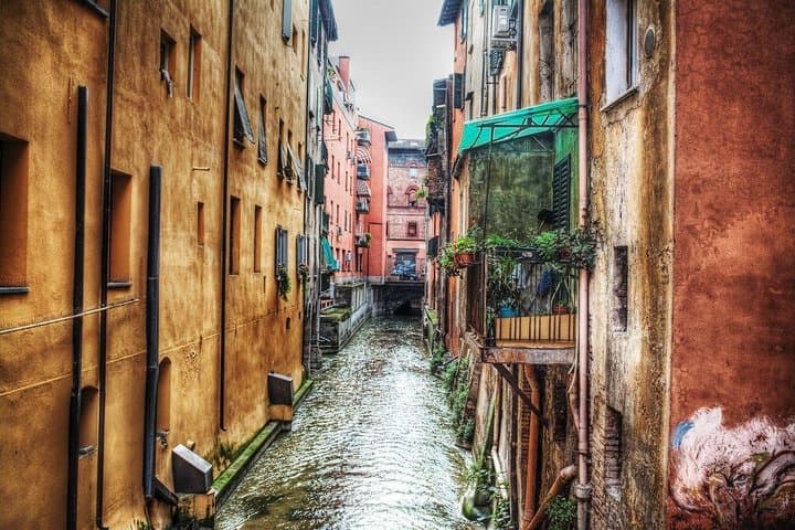 Bologna Private & Personalized Half-Day Tour with a Local Guide
