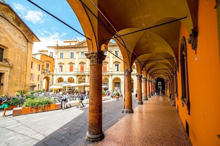 Bologna Private & Personalized Half-Day Tour with a Local Guide