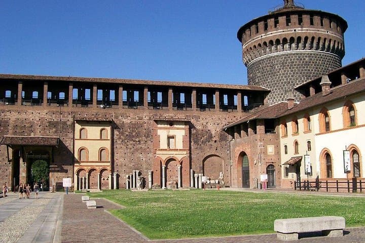 Milan private guided walking tour