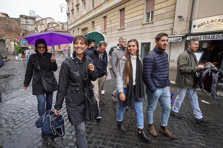 Strolling in the former ghetto streets, living like a local the atmosphere of an historical area of Rome dense of Jewish history and trendy restaurants.