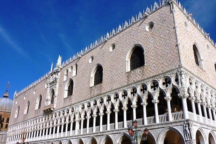 Doge's Palace guided tour and Gondola ride
