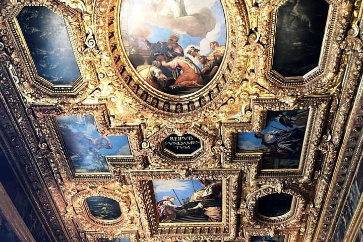 Doge's Palace guided tour and Gondola ride