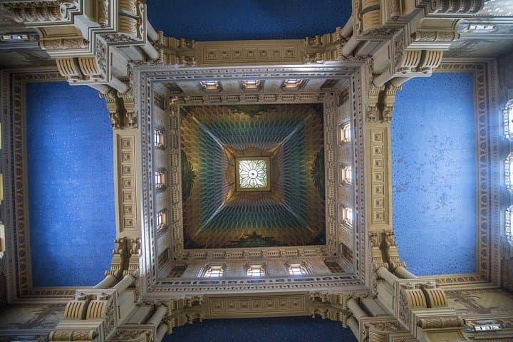 the squared dome of the Main Synagogu