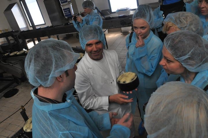 Cheesemaker for a day & visit to the dairy