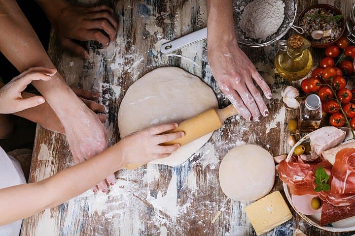 Private Pizza & Tiramisu Class at a Cesarina's home with tasting in Alberobello