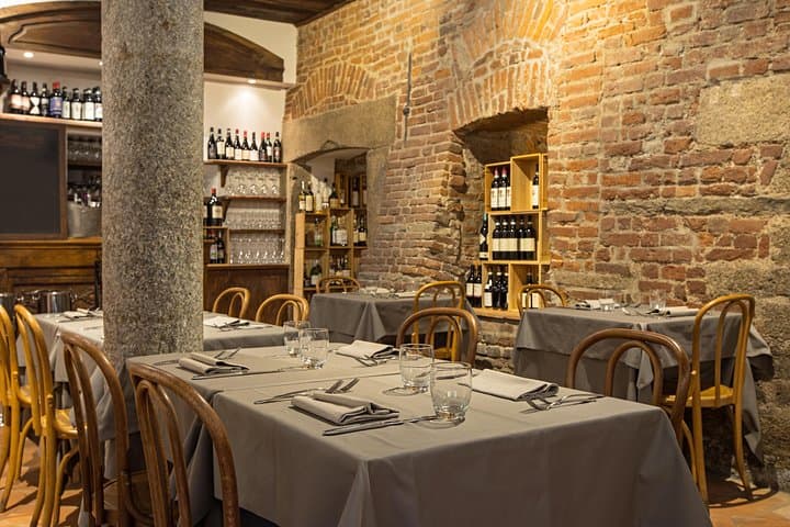 Wine Tasting Experience in Milan City Center