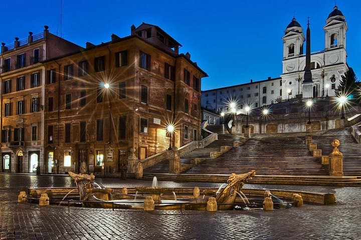 Roman Delights: Private Tour with Pizza, Gelato, City Highlights