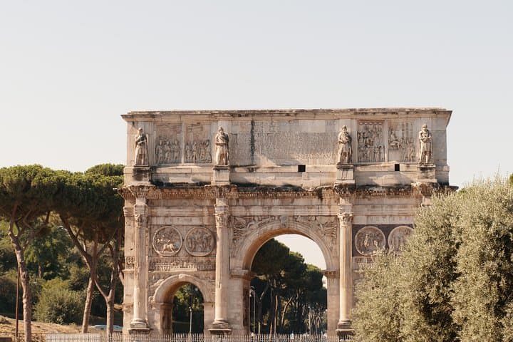 Admire the impressive Arch of Constantine