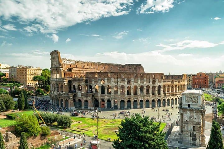 Colosseum with Gladiator Arena Floor, Forum & Palatine Hill Tour