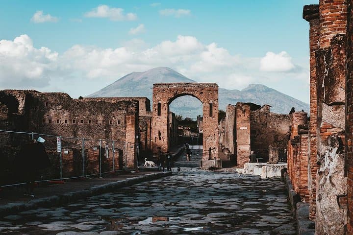 Pompei Skip The Line 2-Hours Guided Tour in English or Italian