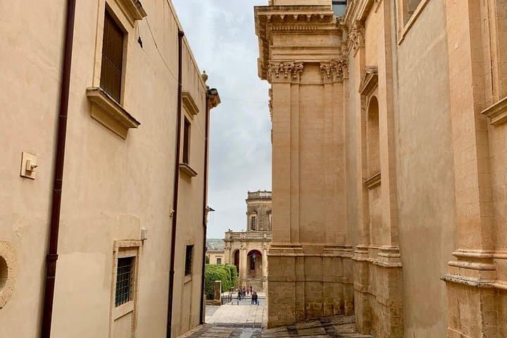 Note: The Timeless Charm of Baroque Beauty