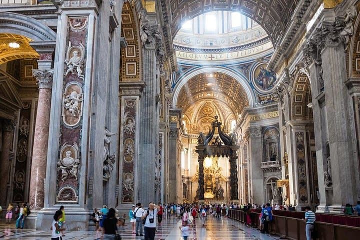 Private 4 hours tour to Vatican Museums, Sistine and StPeter's