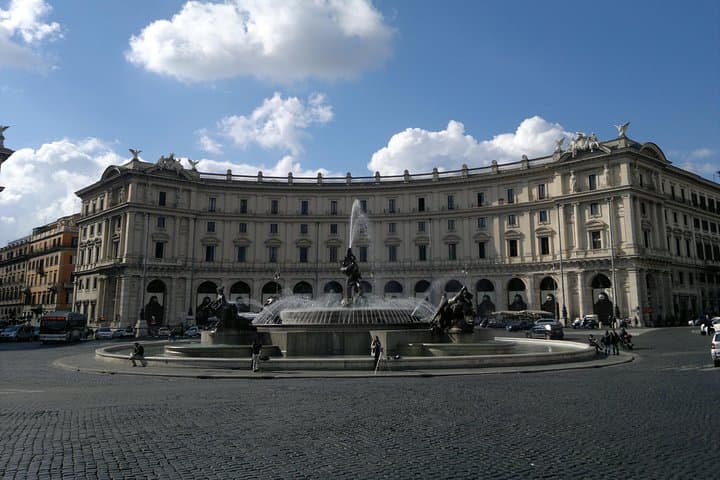Private daytour of Rome from Civitavecchia port van Mercedes V
