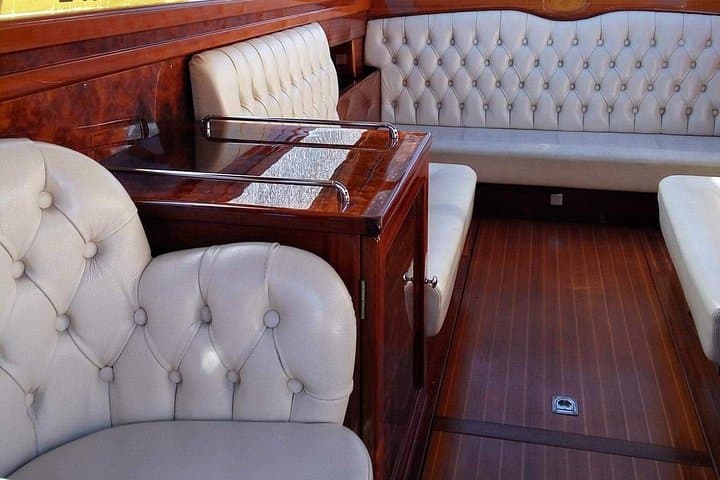 Tour 1 HRS Gran Canal with Luxury Boat
