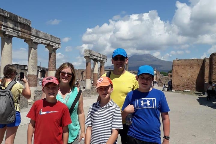 Tour of Pompeii for families with Transfer from Naples & Sorrento