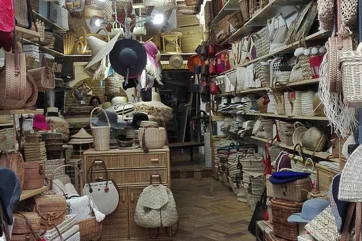 Authentic Roman shopping and fashion experience
