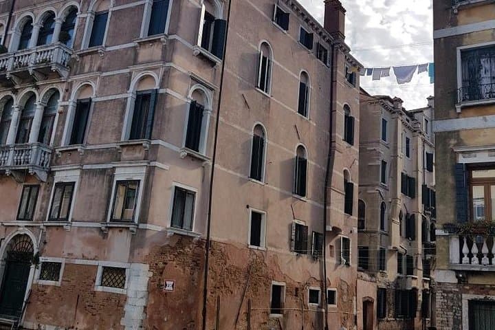 CURIOSITIES AND ANECDOTES ON THE MOST ANCIENT AND FASCINATING GHETTO IN EUROPE