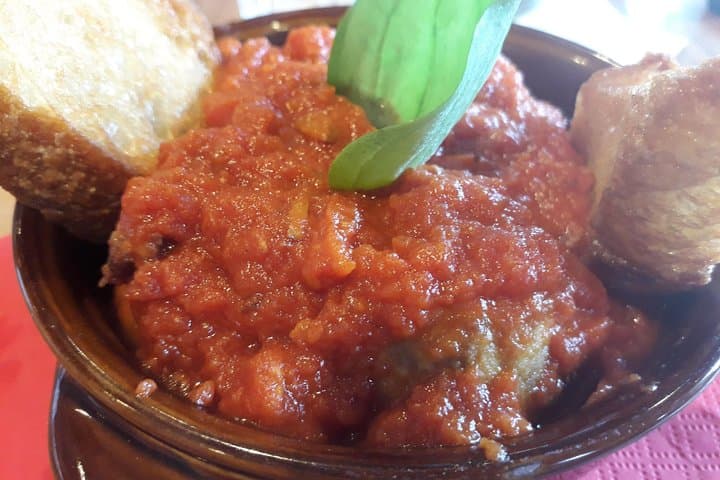 Naples Vomero: A Unique Traditional Food Tour by Do Eat Better
