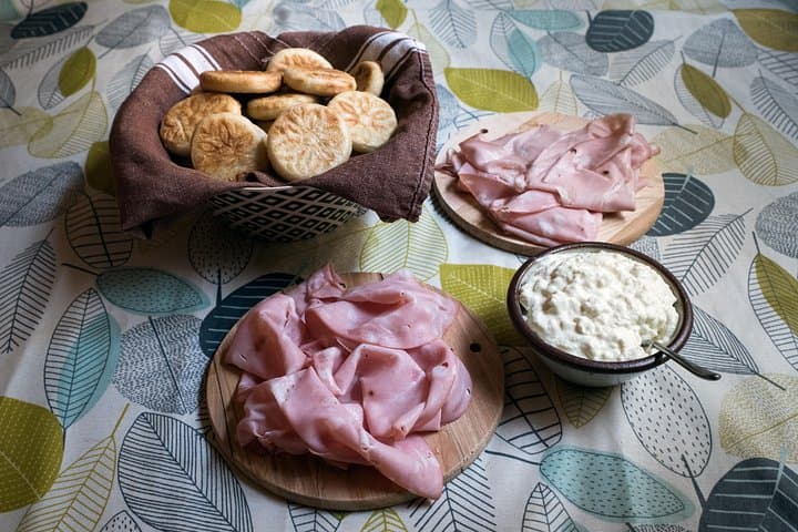Authentic Tigelle with local cheese and cold cuts