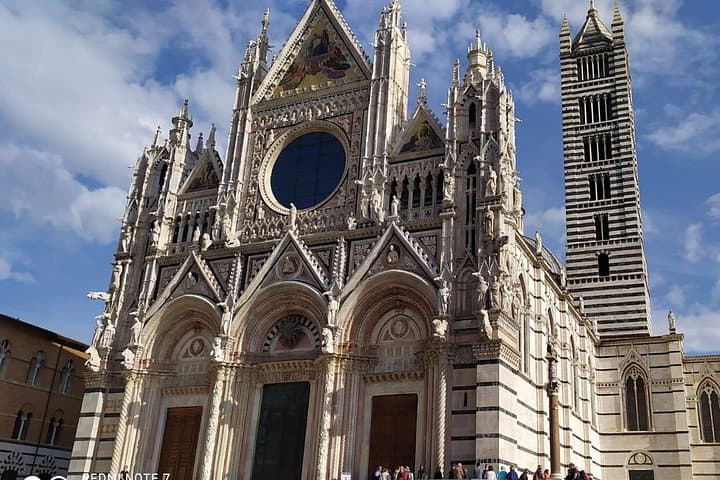 Siena and San Gimignano from Rome: Wine Tasting Tour in Tuscany