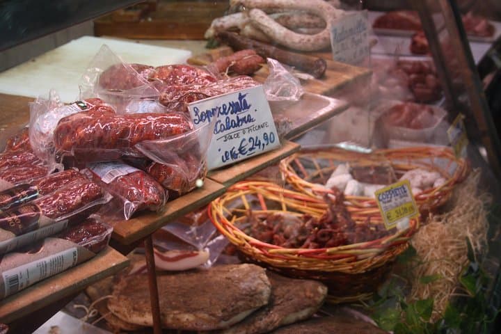 Tasty Trastevere Street Food Tour in Rome from Tiberine Island to Ponte Sisto